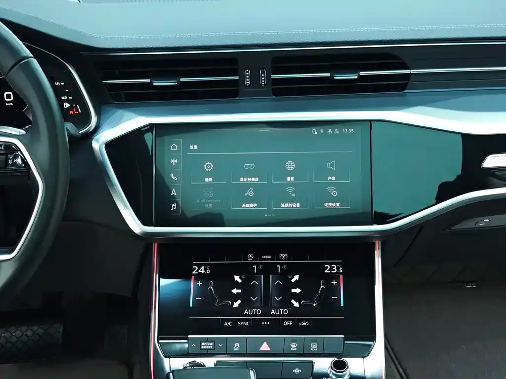 Audi A7L 2024 из CN, фото 4