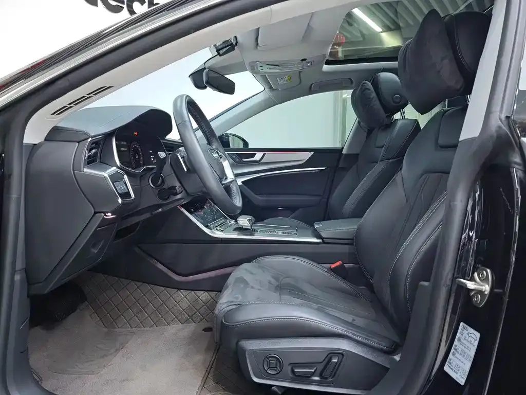 Audi A7L 2024 из CN, фото 10