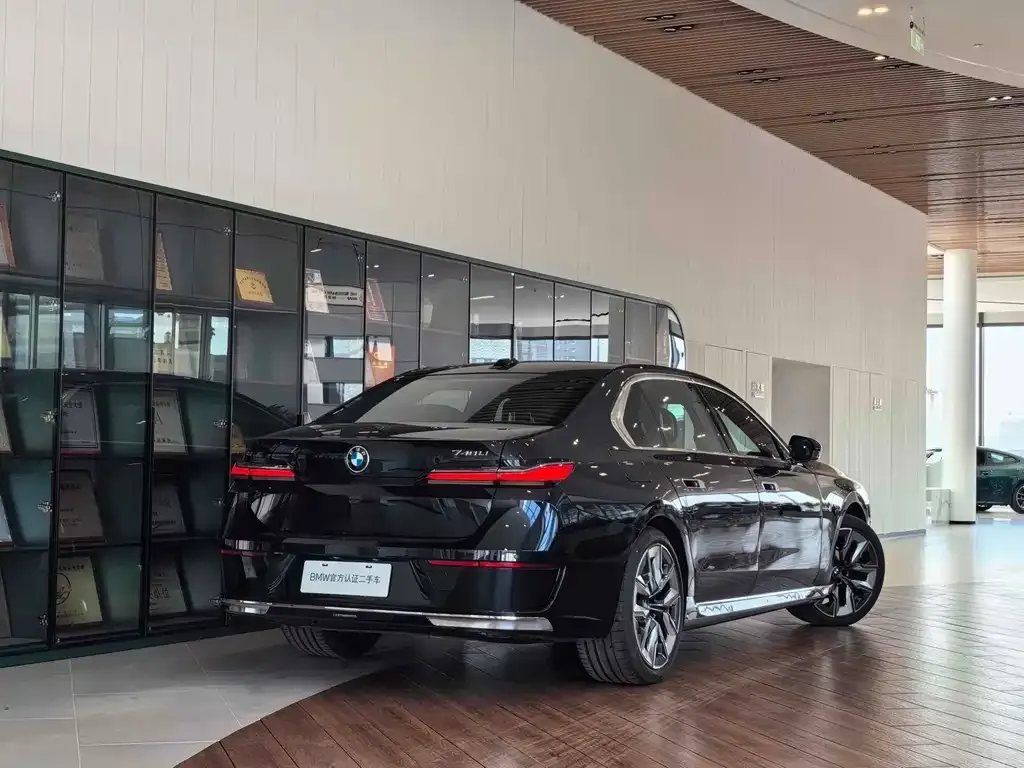 BMW 7 Series 2025 из CN, фото 2