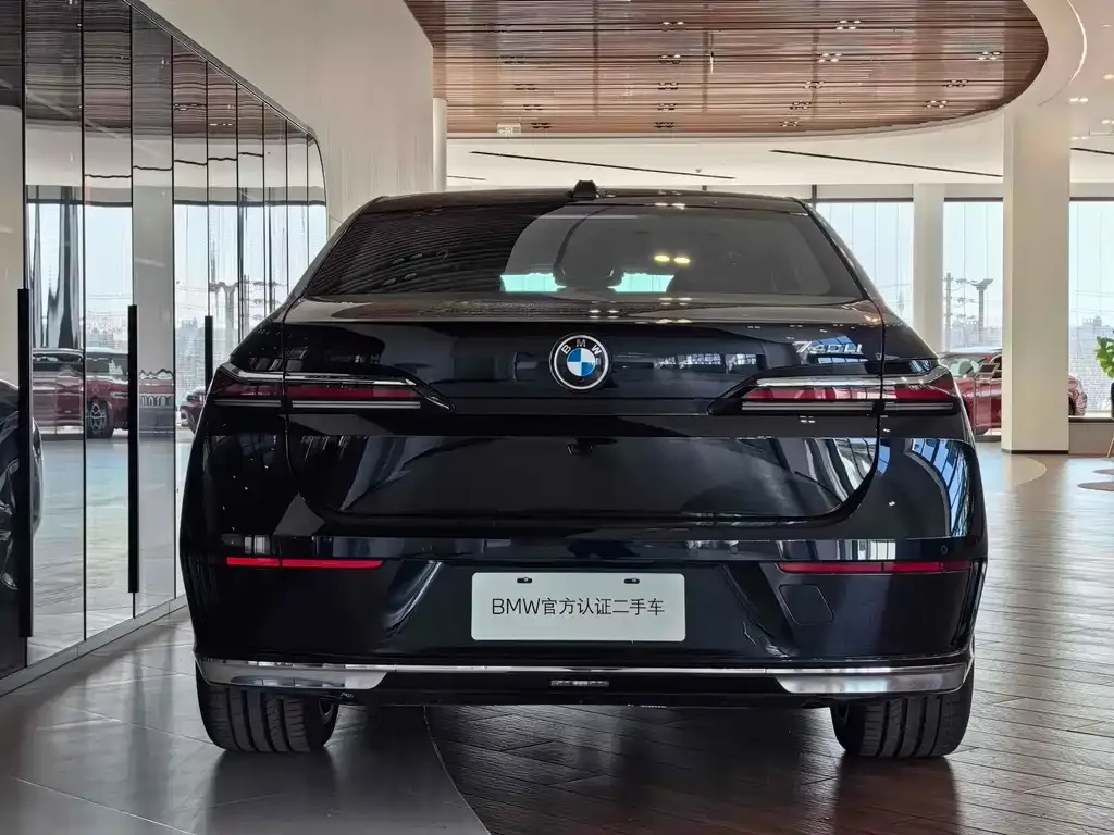 BMW 7 Series 2025 из CN, фото 8