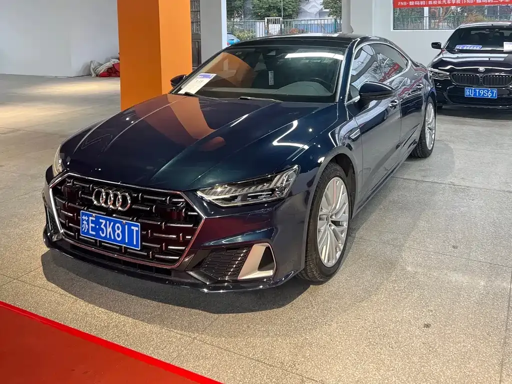Audi A7L — фото 1