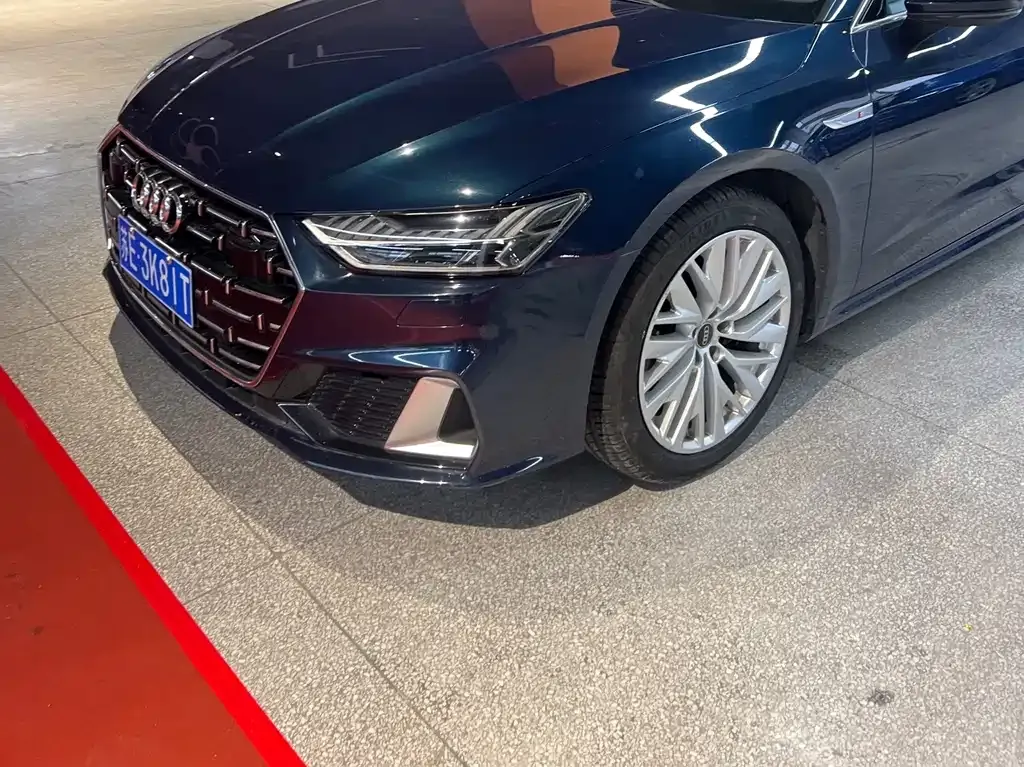 Audi A7L — фото 7