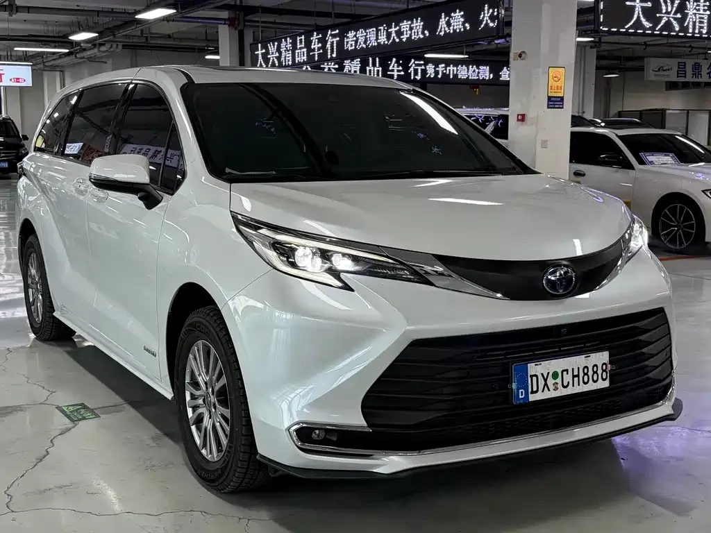 Toyota Sienna 2023 из CN, фото 6