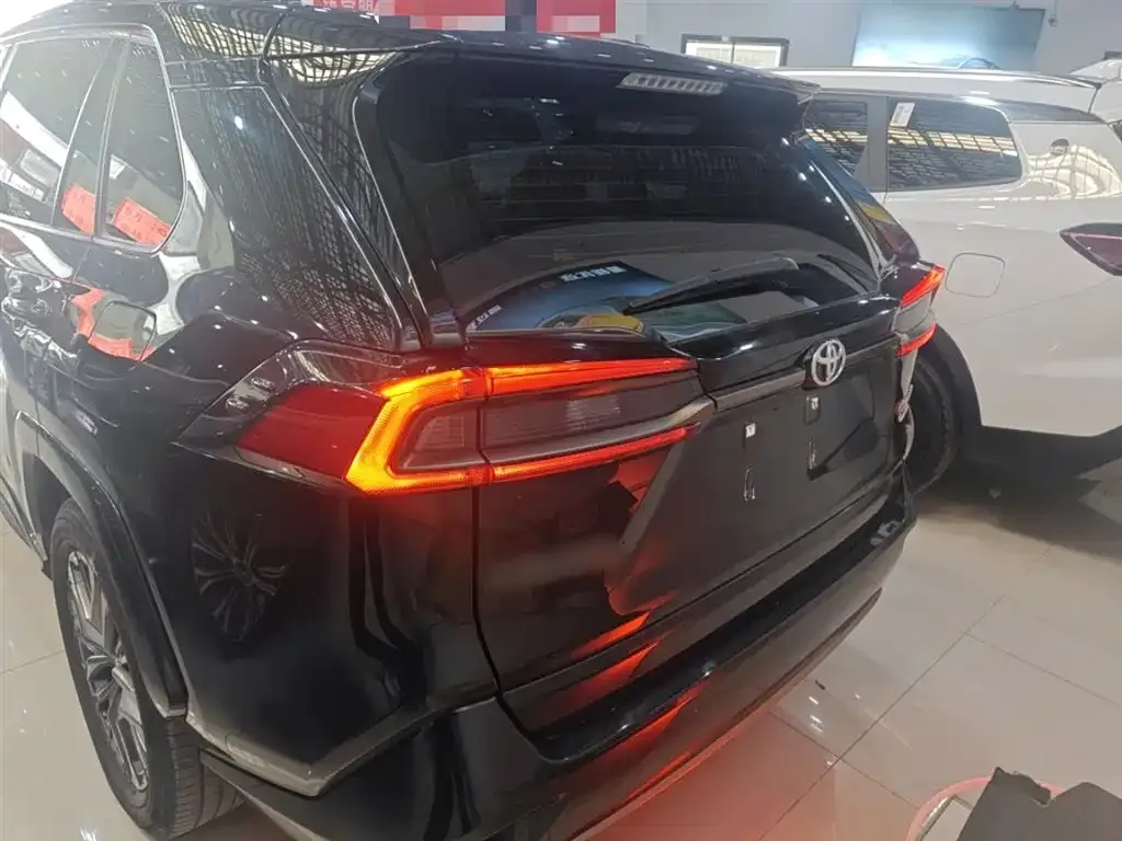 Toyota Wildlander 2024 из CN, фото 3