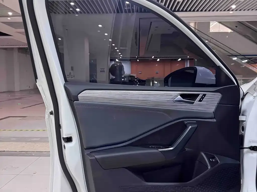Volkswagen Sagitar 2023 из CN, фото 4