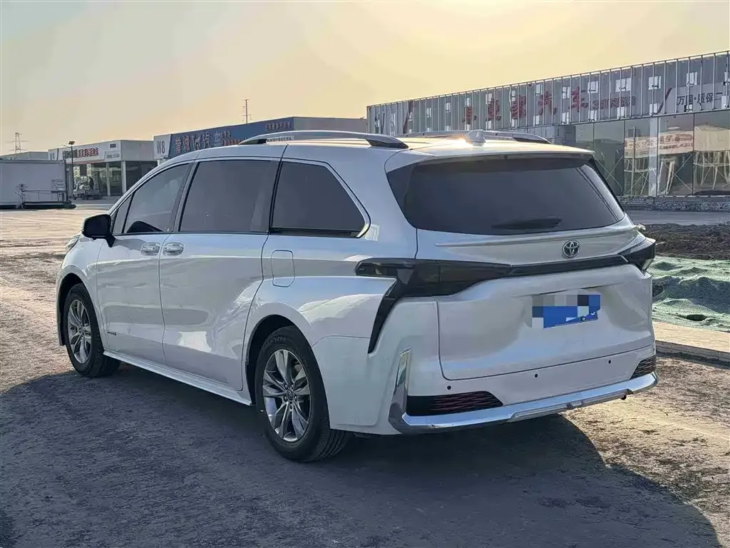 Toyota Sienna 2023 из CN, фото 6