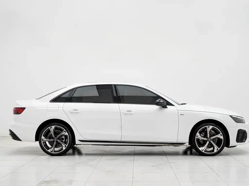 Audi A4L 2024 из CN, фото 4