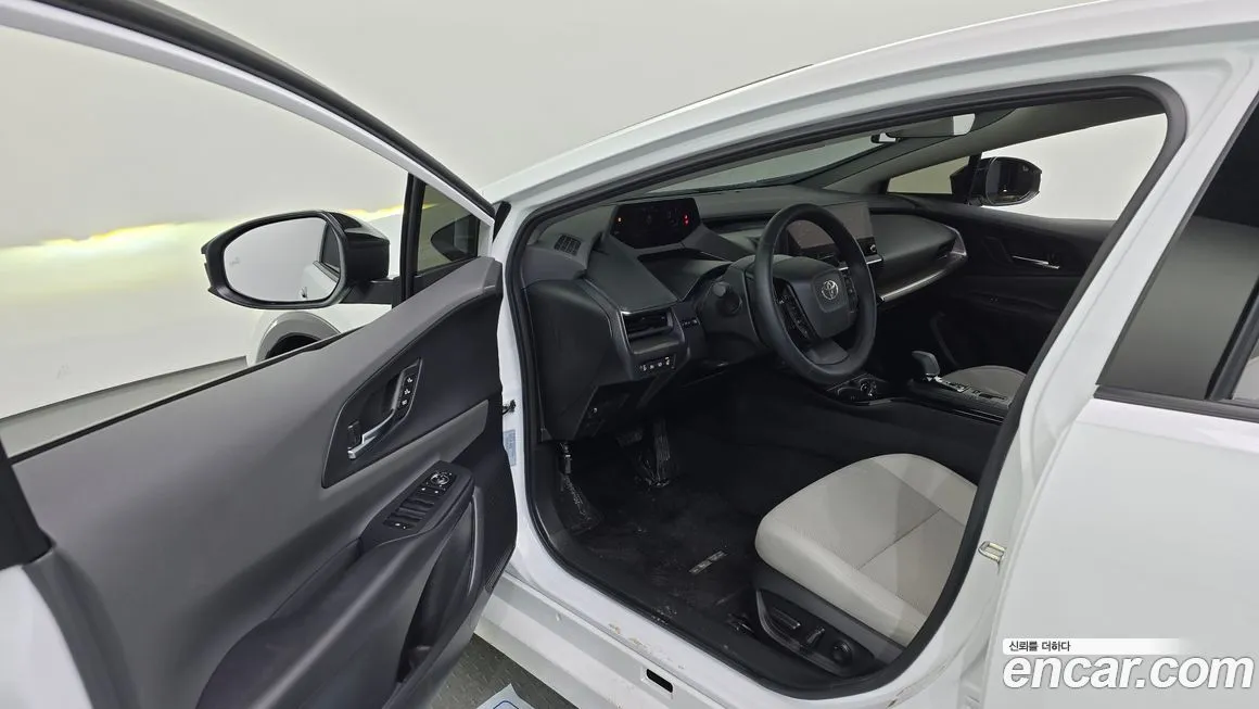 Toyota Prius — фото 7