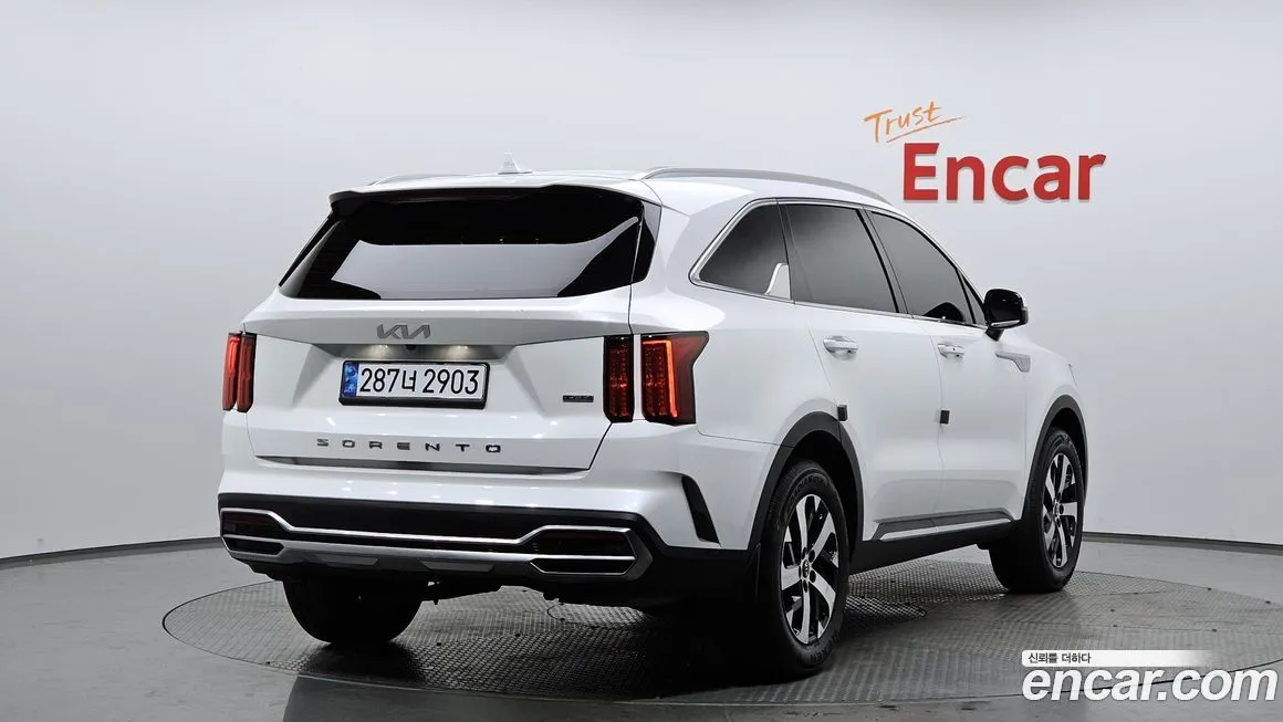 Kia Sorento — фото 9