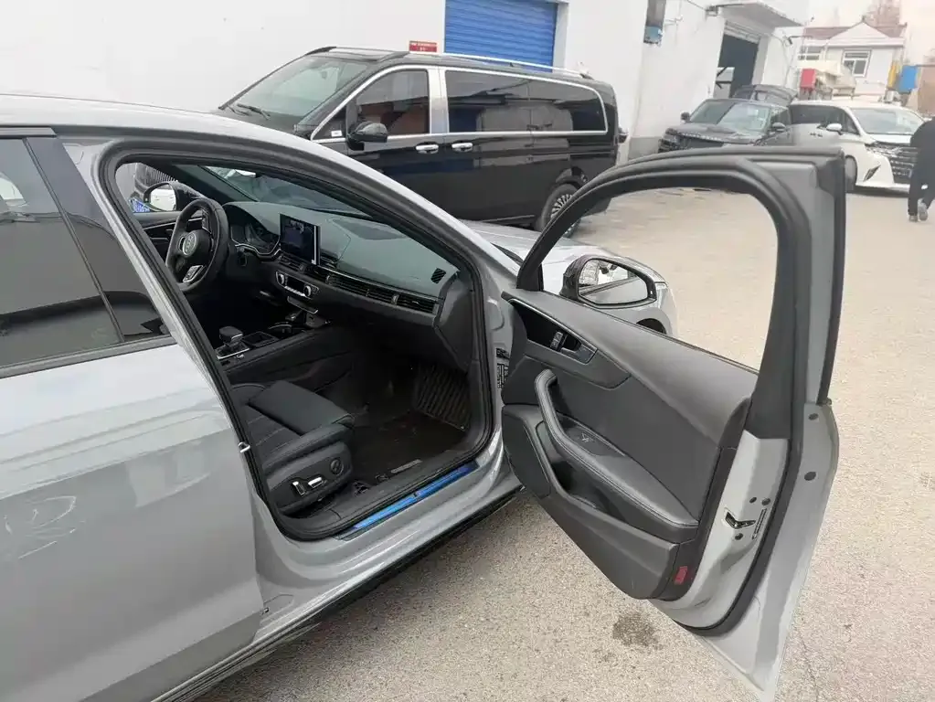 Audi A4L 2025 из CN, фото 2