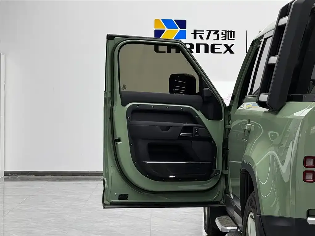 Land Rover Defender 2023 из CN, фото 3