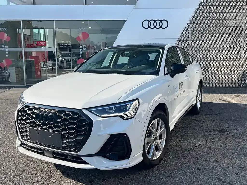 Audi Q3 Sportback 2023 из CN, фото 1