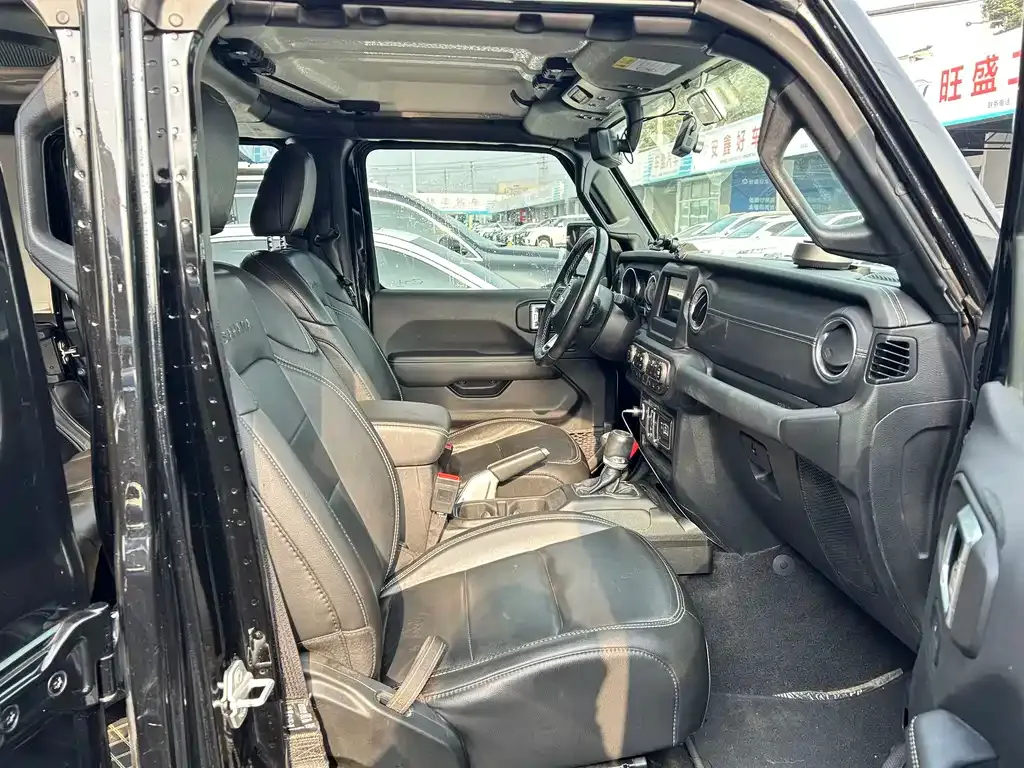 Jeep Wrangler 2021 из CN, фото 4
