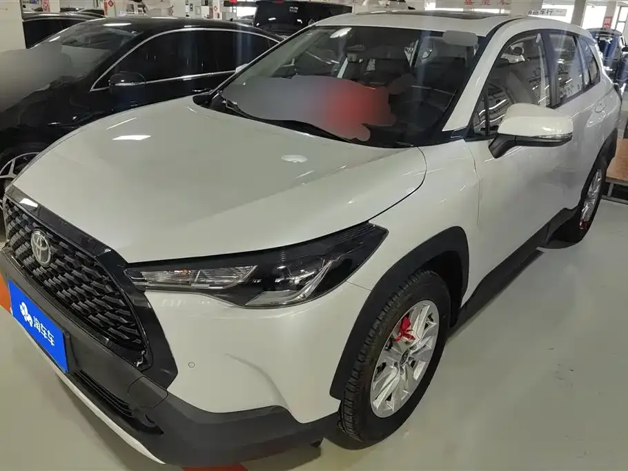 Toyota Corolla Cross — фото 1