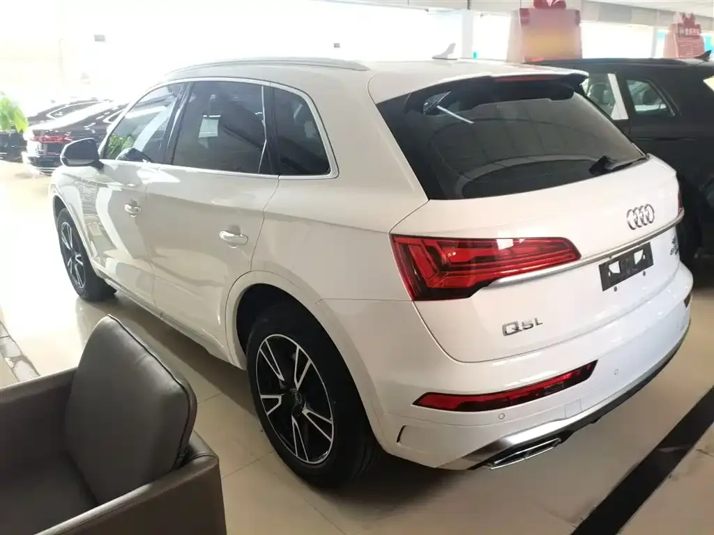 Audi Q5L 2023 из CN, фото 3