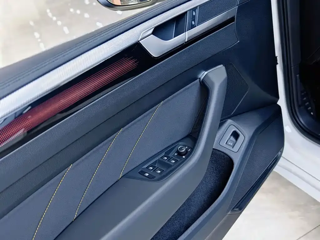 Volkswagen CC 2025 из CN, фото 3