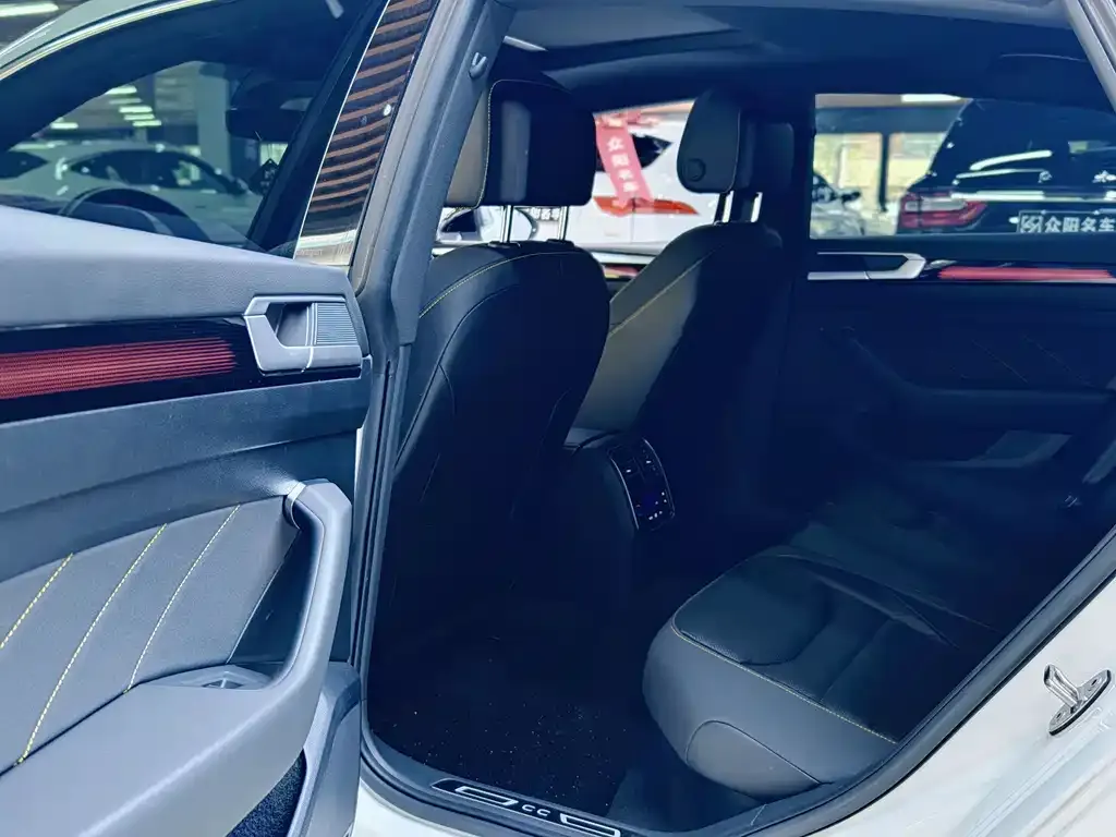 Volkswagen CC 2025 из CN, фото 4