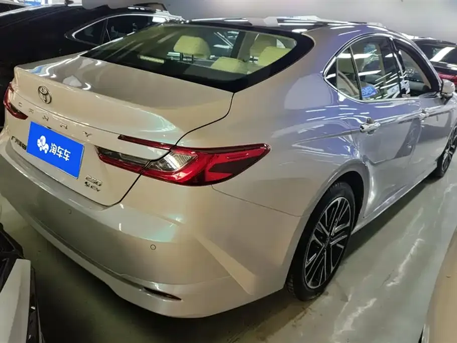 Toyota Camry 2024 из CN, фото 2