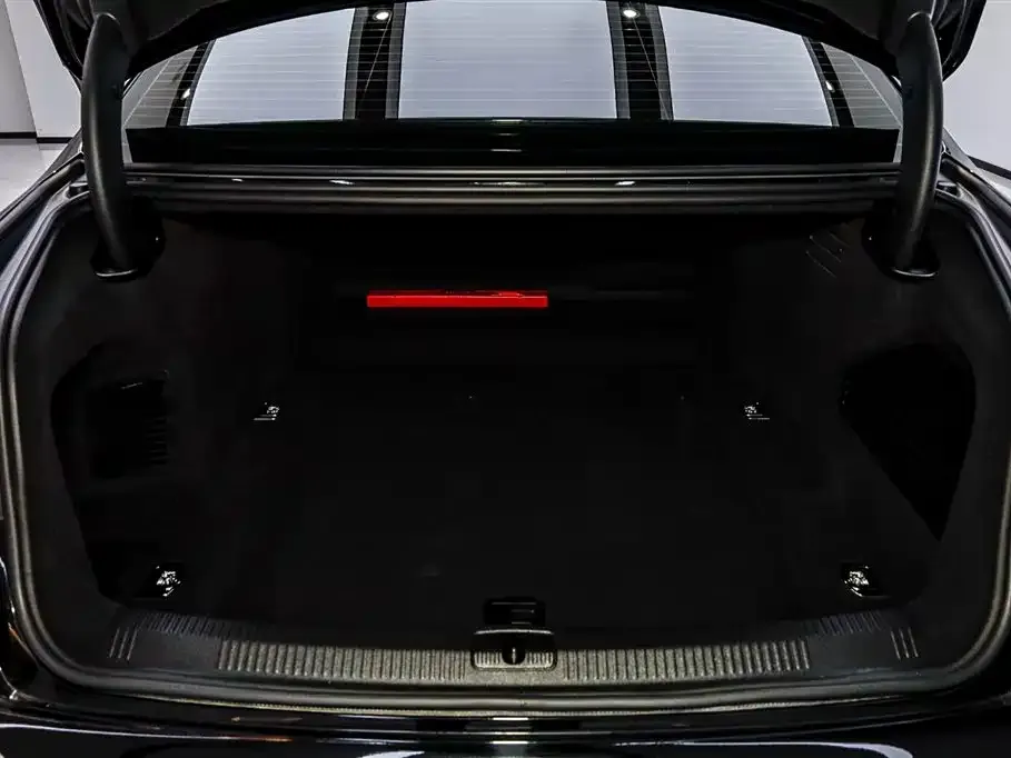 Audi A8 2022 из CN, фото 10