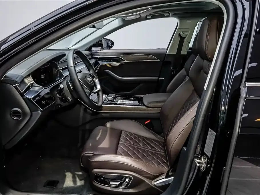 Audi A8 2022 из CN, фото 6