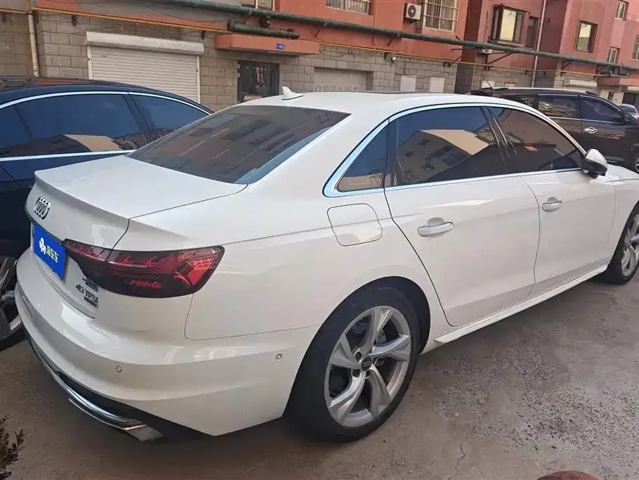 Audi A4L 2021 из CN, фото 7