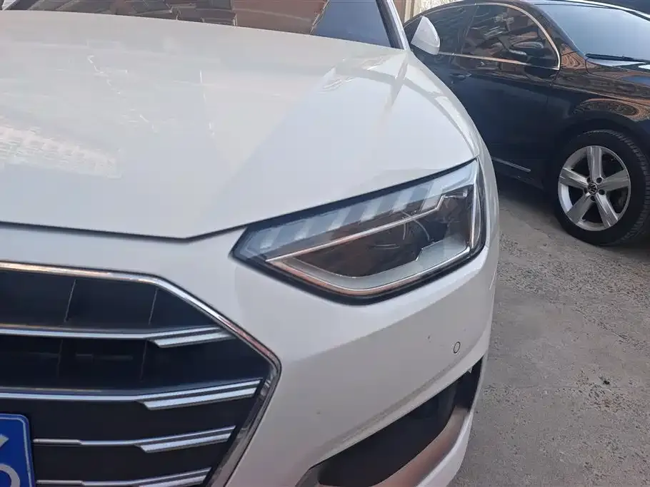 Audi A4L 2021 из CN, фото 2