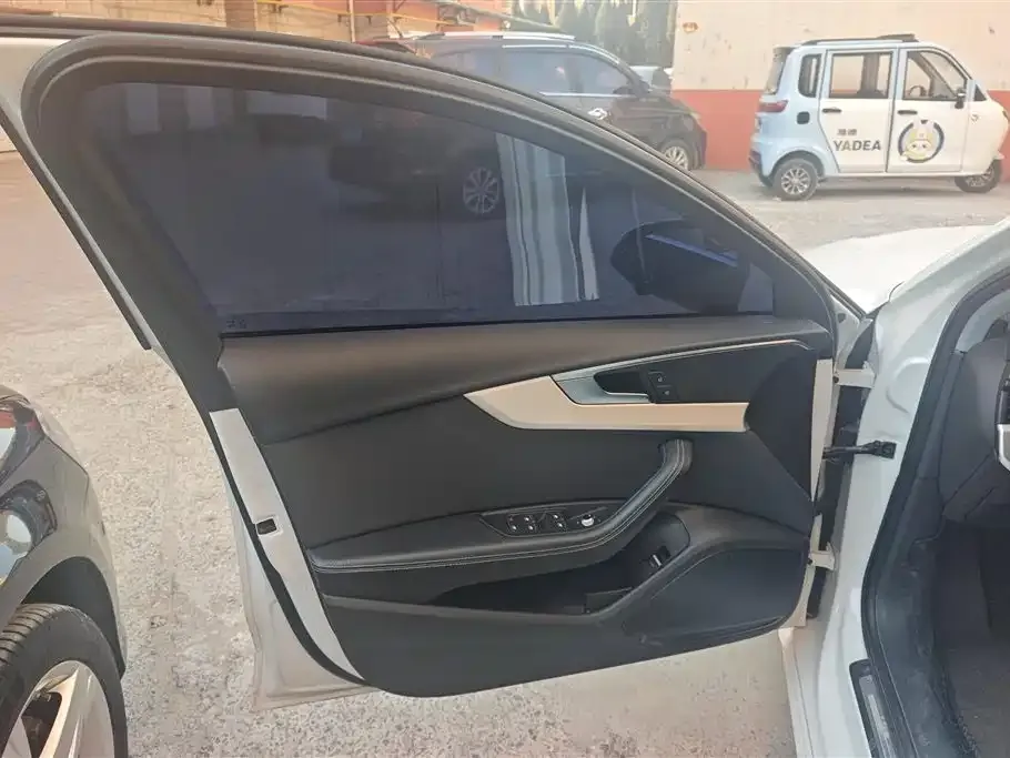 Audi A4L 2021 из CN, фото 3