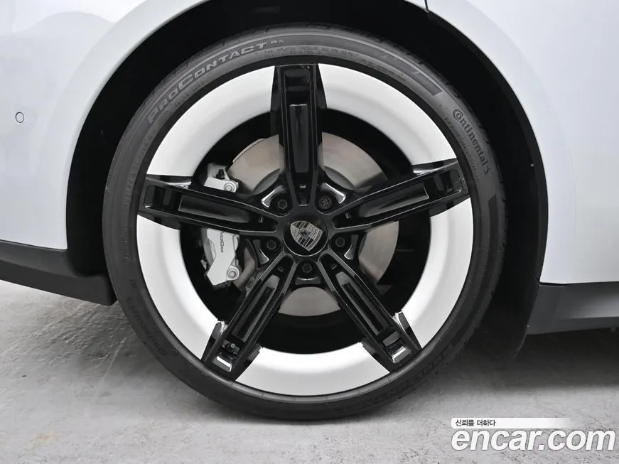 Porsche Taycan 2025 из KR, фото 4