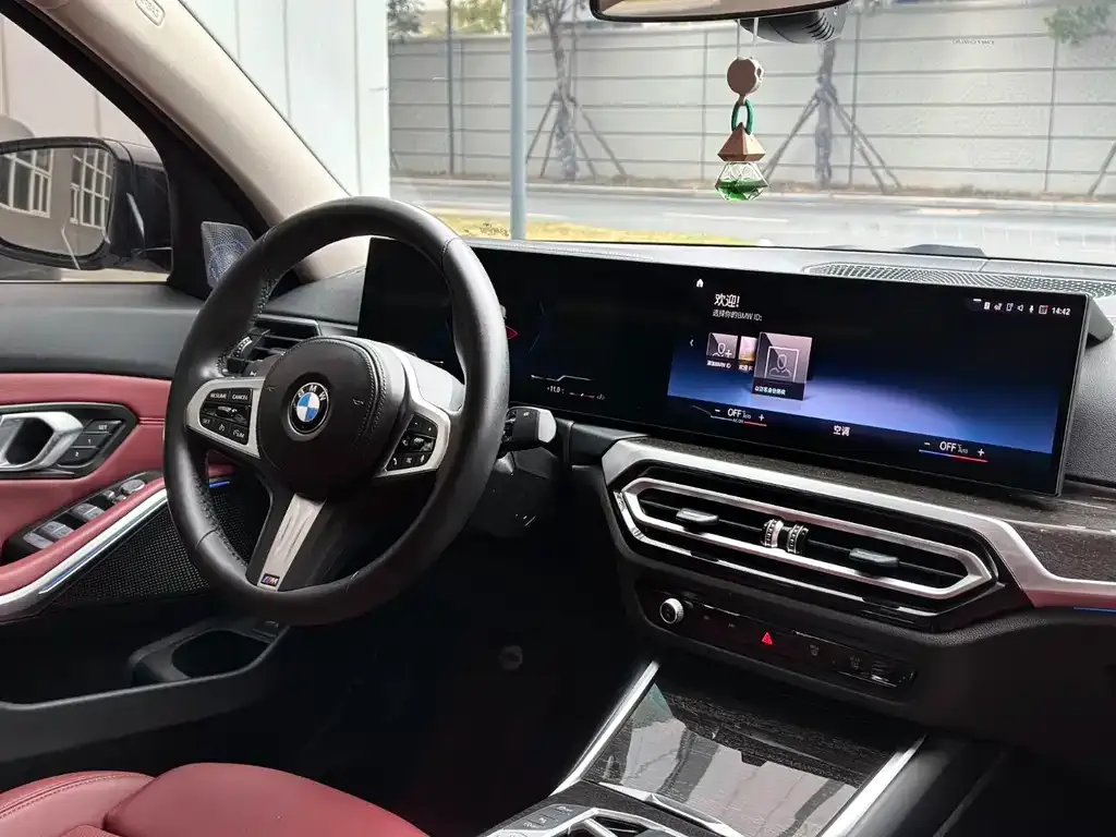BMW 3 Series 2023 из CN, фото 3