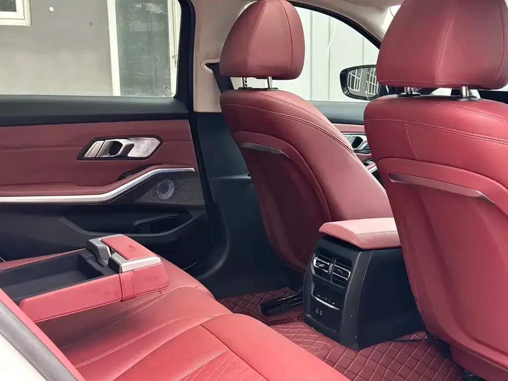 BMW 3 Series 2023 из CN, фото 4