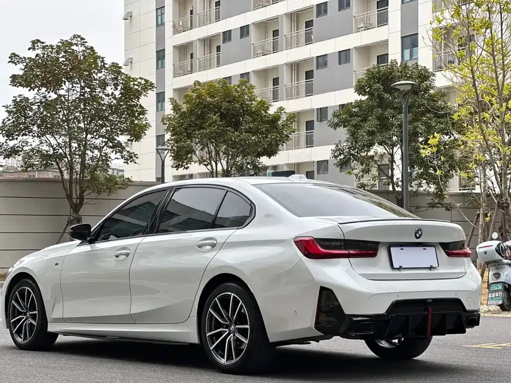 BMW 3 Series 2023 из CN, фото 9