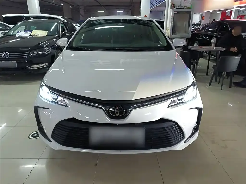 Toyota Corolla 2023 из CN, фото 7