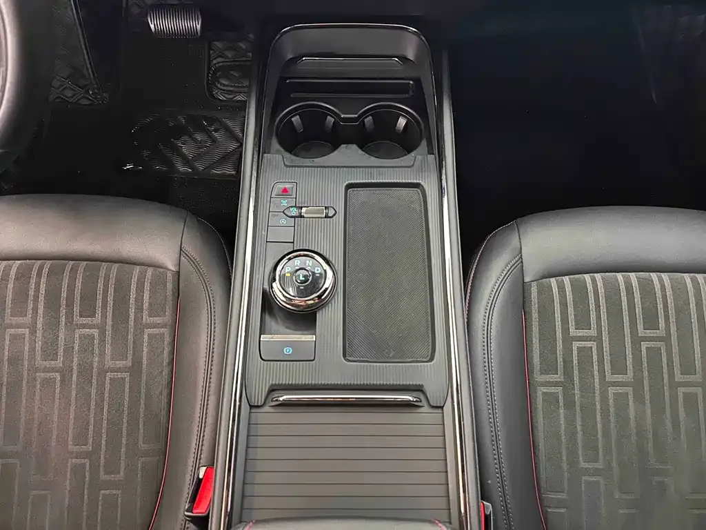 Ford Mondeo 2023 из CN, фото 8