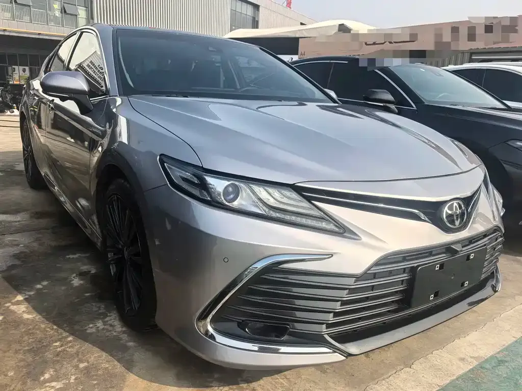 Toyota Camry — фото 9