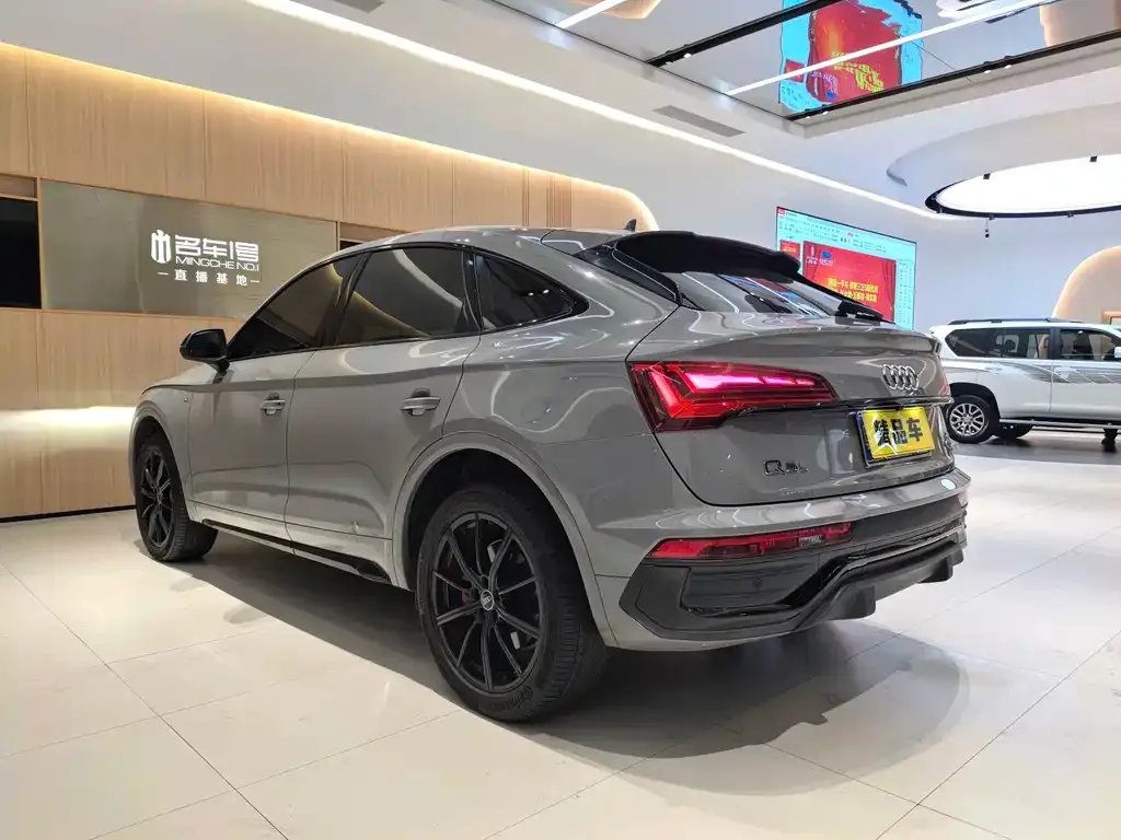 Audi Q5L Sportback — фото 8