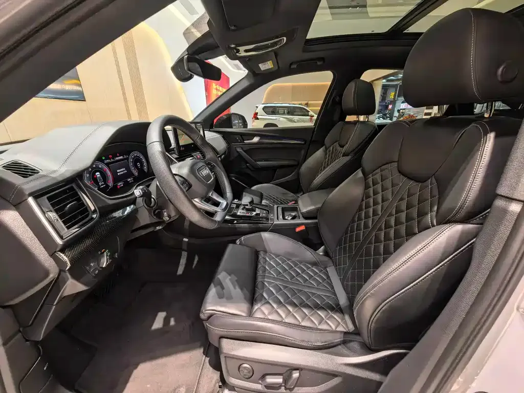 Audi Q5L Sportback — фото 2