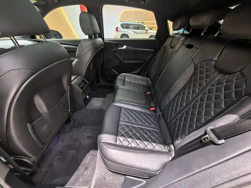 Audi Q5L Sportback — фото 3