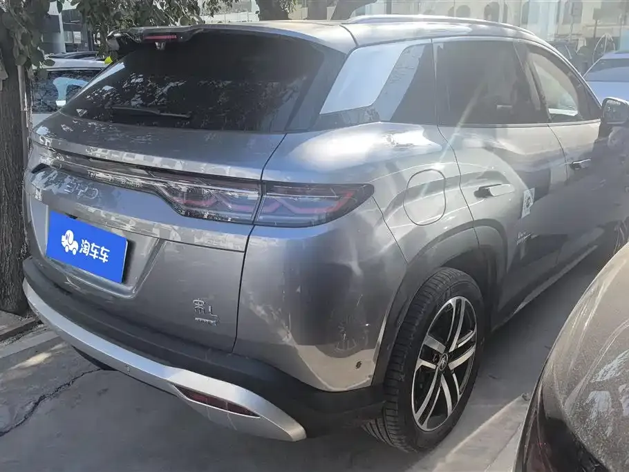 BYD L DM-i — фото 4