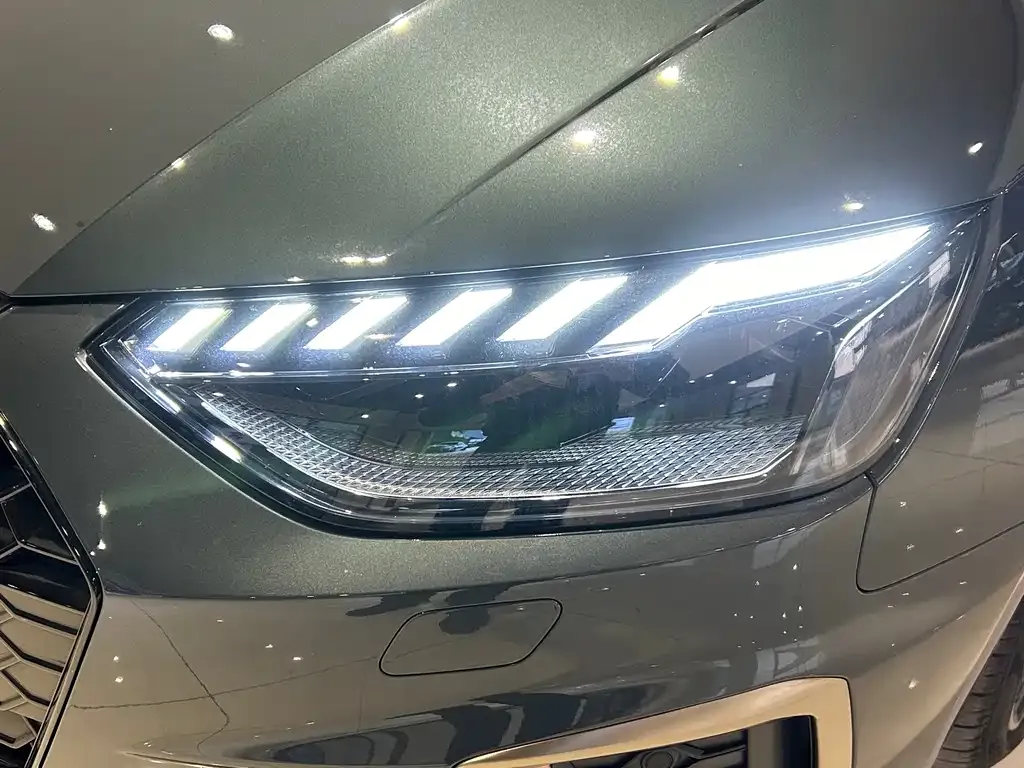 Audi A4L 2024 из CN, фото 2