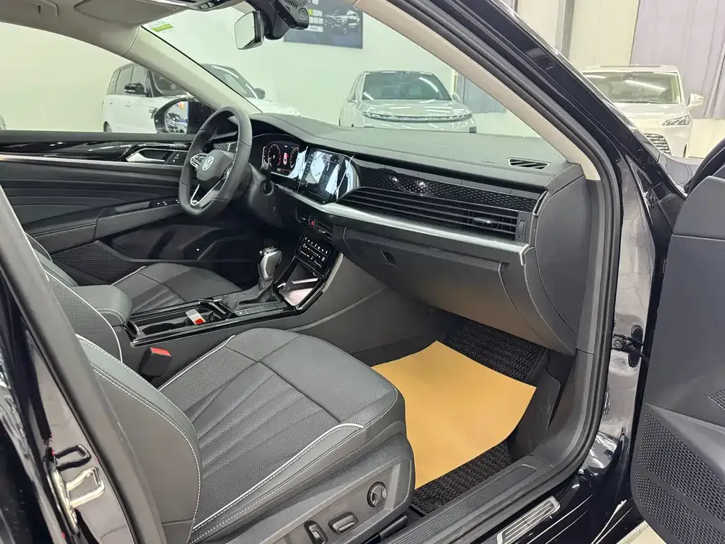 Volkswagen Passat 2024 из CN, фото 10