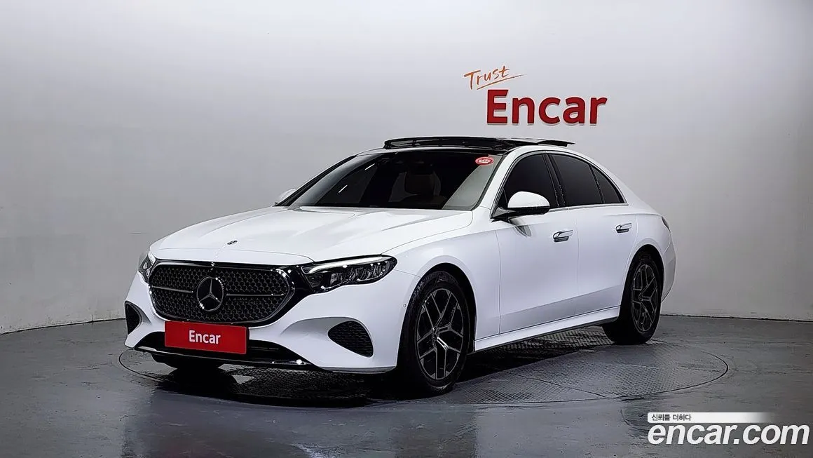 Mercedes-Benz E-Class — фото 1