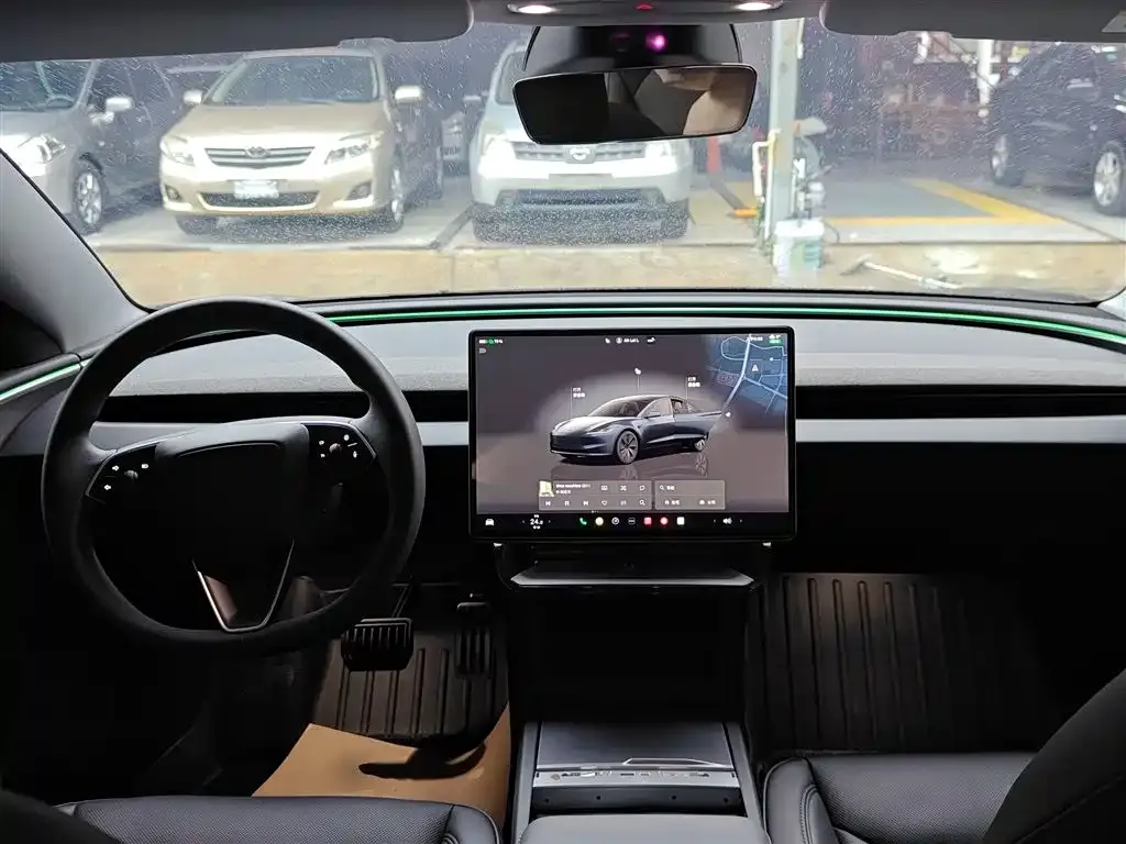 Tesla Model 3 — фото 2