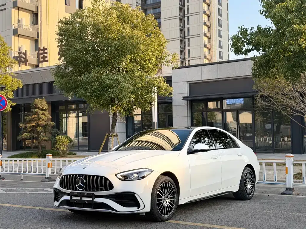Mercedes-Benz C-Class — фото 1