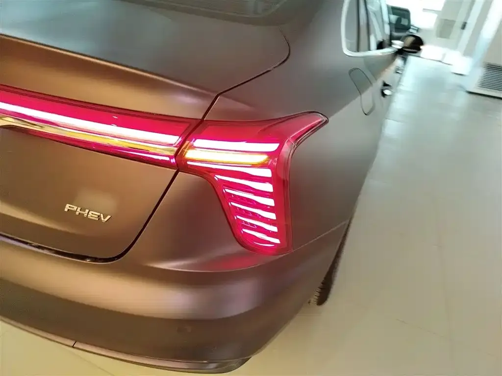 Hongqi H5 PHEV 2025 из CN, фото 4