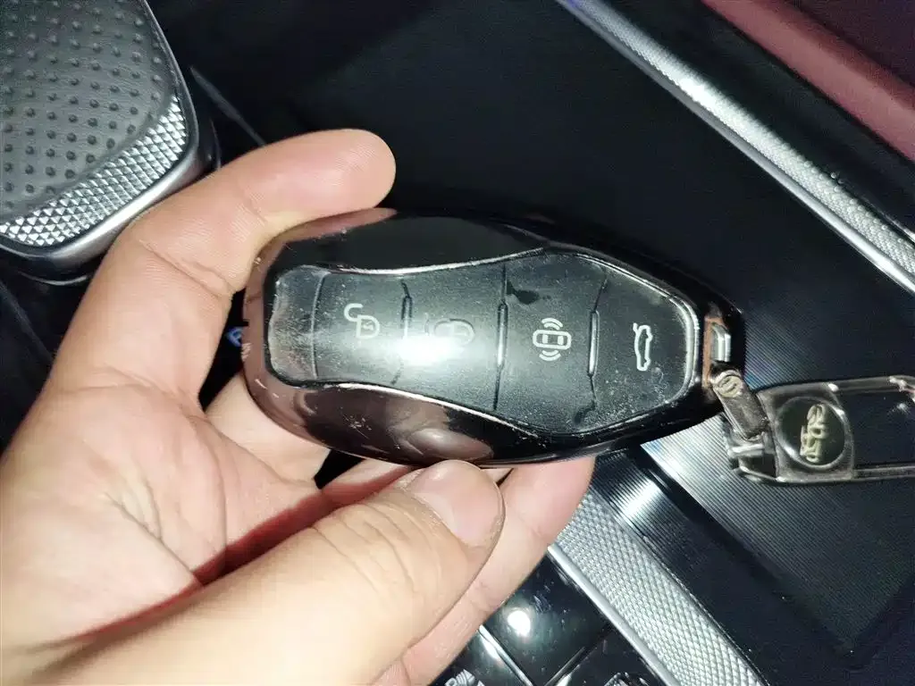 Hongqi H5 PHEV 2025 из CN, фото 3