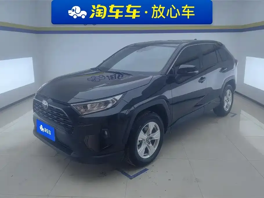 Toyota RAV4 — фото 1