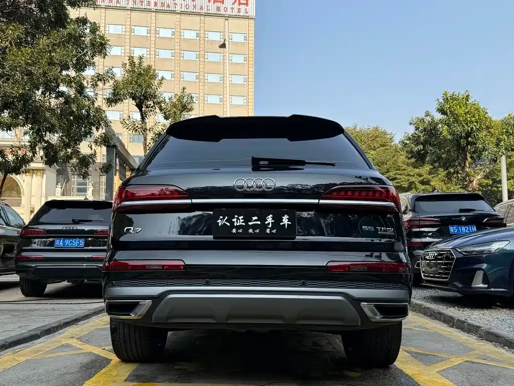 Audi Q7 2021 из CN, фото 3