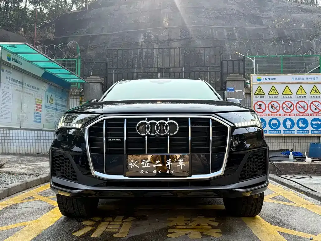 Audi Q7 2021 из CN, фото 9