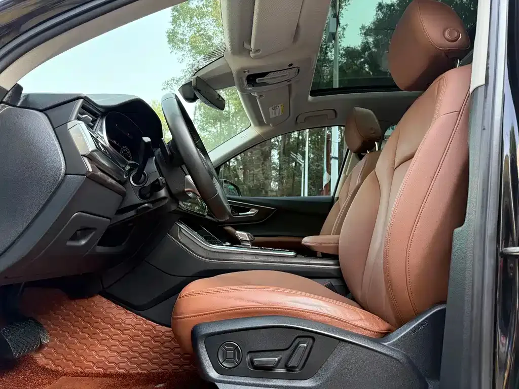 Audi Q7 2021 из CN, фото 2