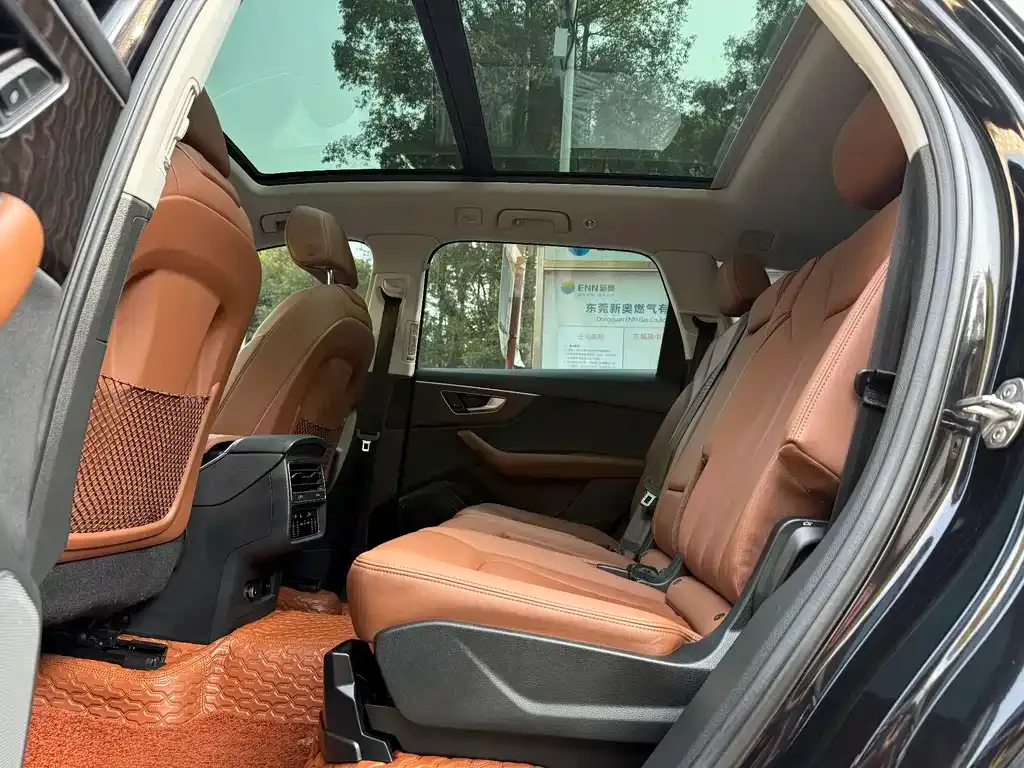 Audi Q7 2021 из CN, фото 6